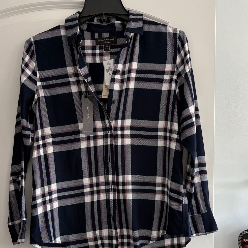 Boyfriend Fit Women’s Banana Republic Plaid Button-Up Shirt